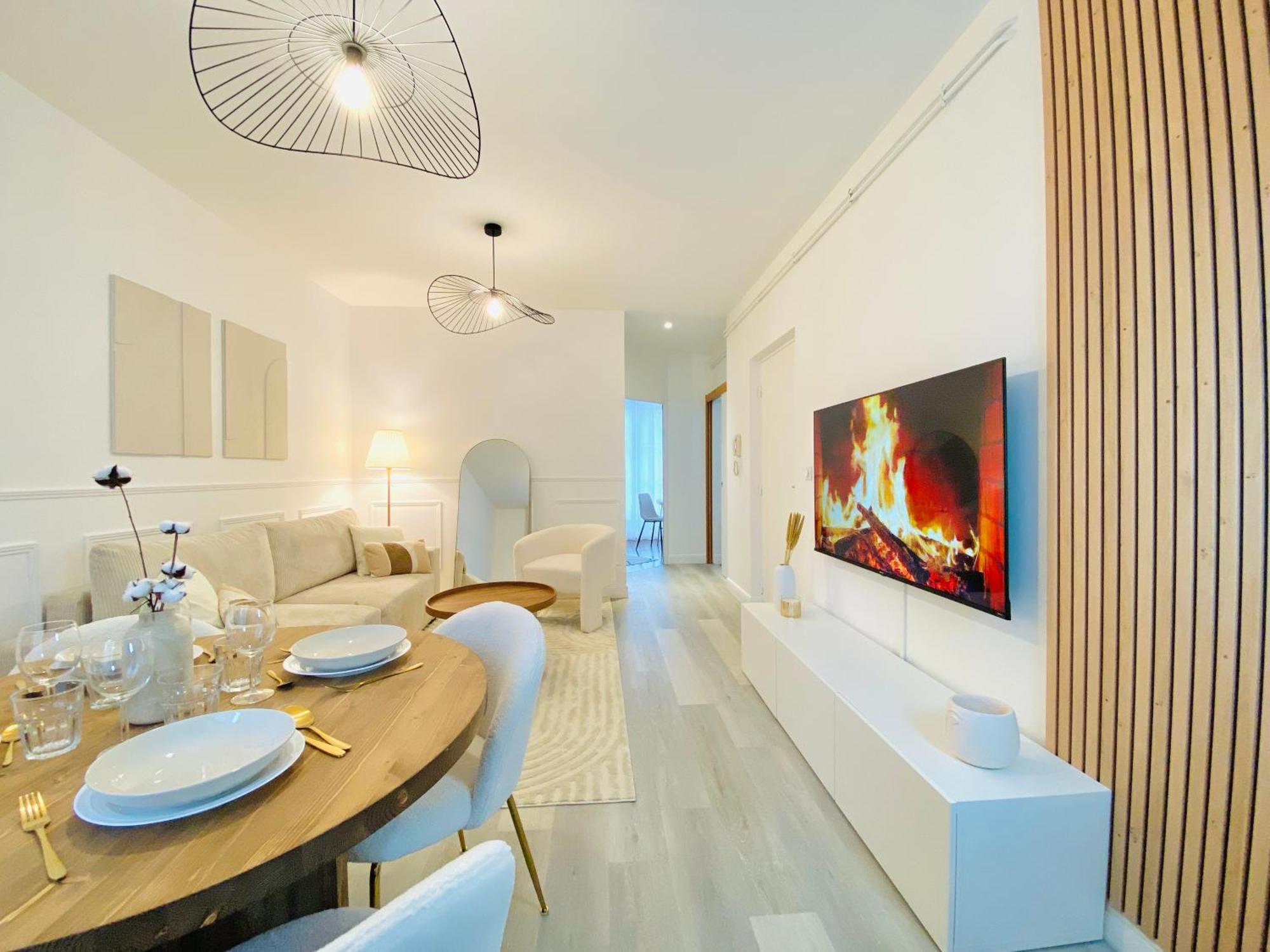 Le Subtil - Best Keys - Elegance & Confort - 2 Chambres Separees - Lit Queen Size - Smart Tv Netflix - Entre Gare & Centre Ville - A 1H De Paris - Wifi Fibre - Check-In Autonome Sens Buitenkant foto